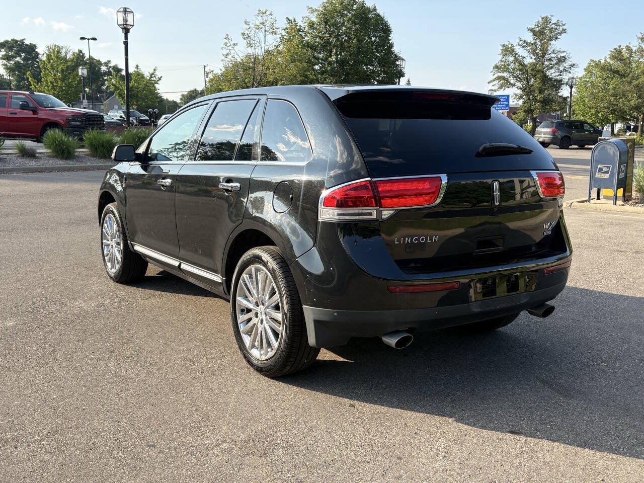 Used 2014 Lincoln MKX AWD w/ Equipment Group 102A image 11
