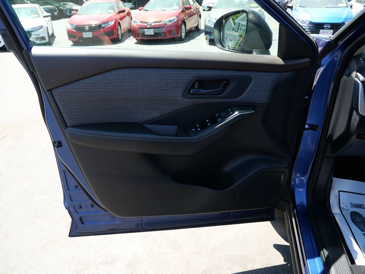 Used 2021 Nissan Rogue S AWD/4WD image 15