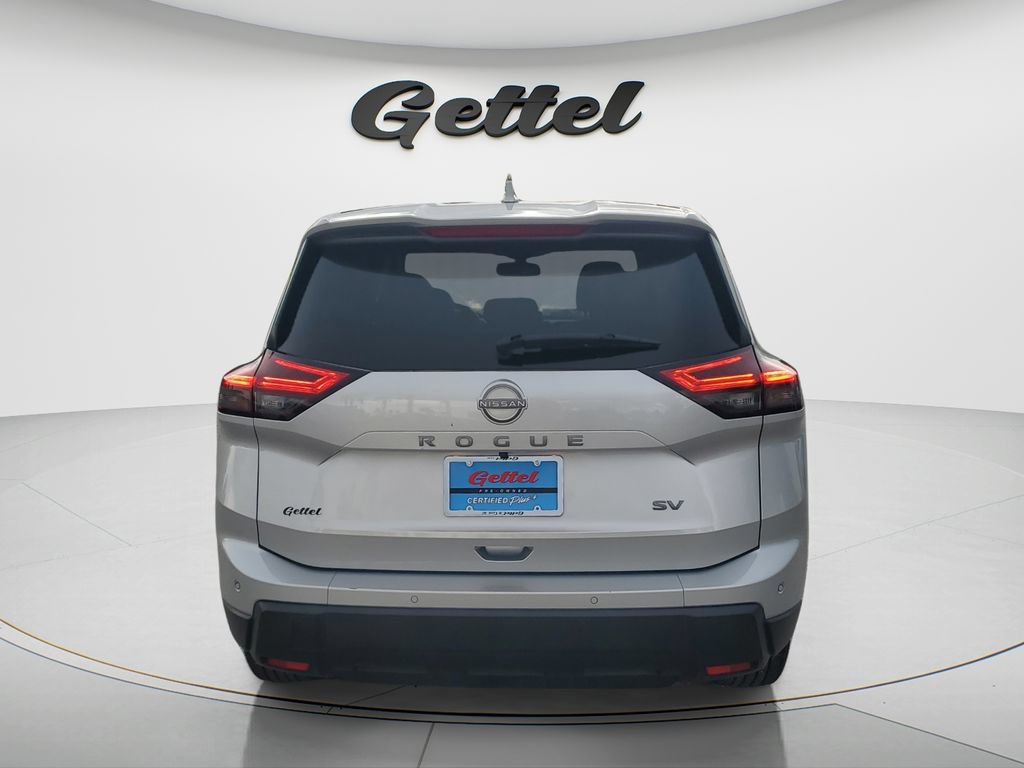 Used 2024 Nissan Rogue SV FWD image 6