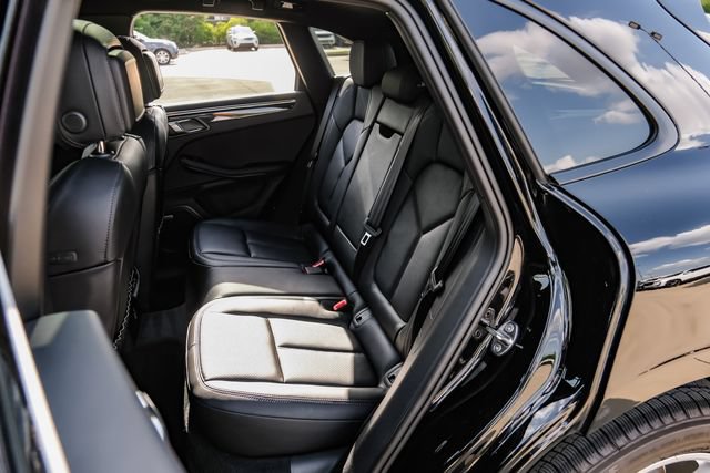 Used 2025 Porsche Macan AWD/4WD image 48