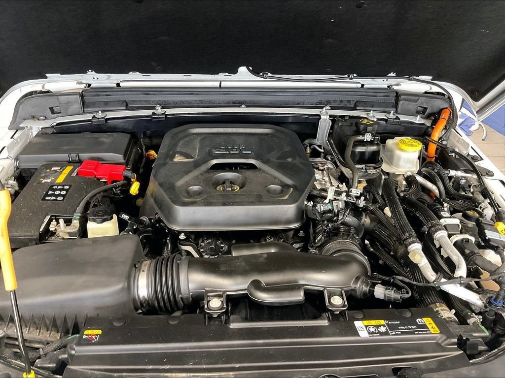 Used 2023 Jeep Wrangler Unlimited Sahara AWD/4WD image 29