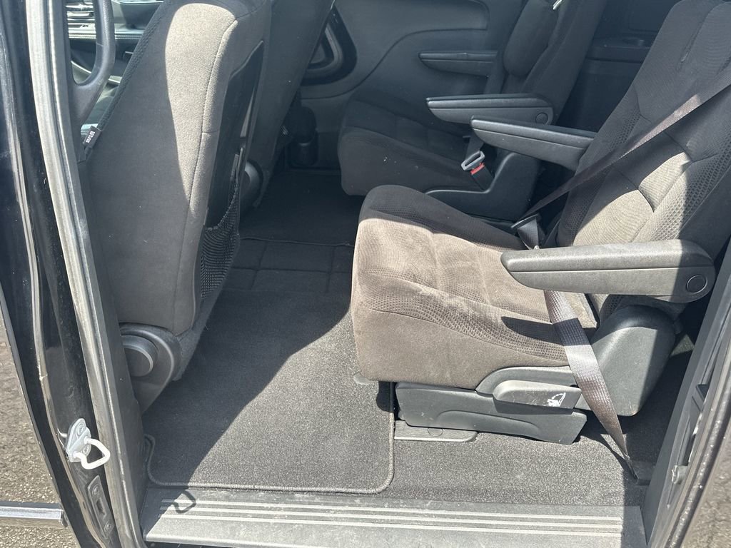 Used 2016 Dodge Grand Caravan SE FWD image 20