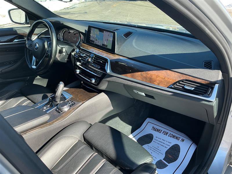 Used 2017 BMW 540i xDrive image 30