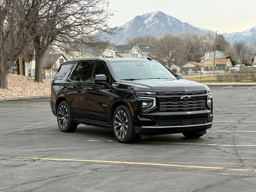 Used 2025 Chevrolet Tahoe High Country image 3