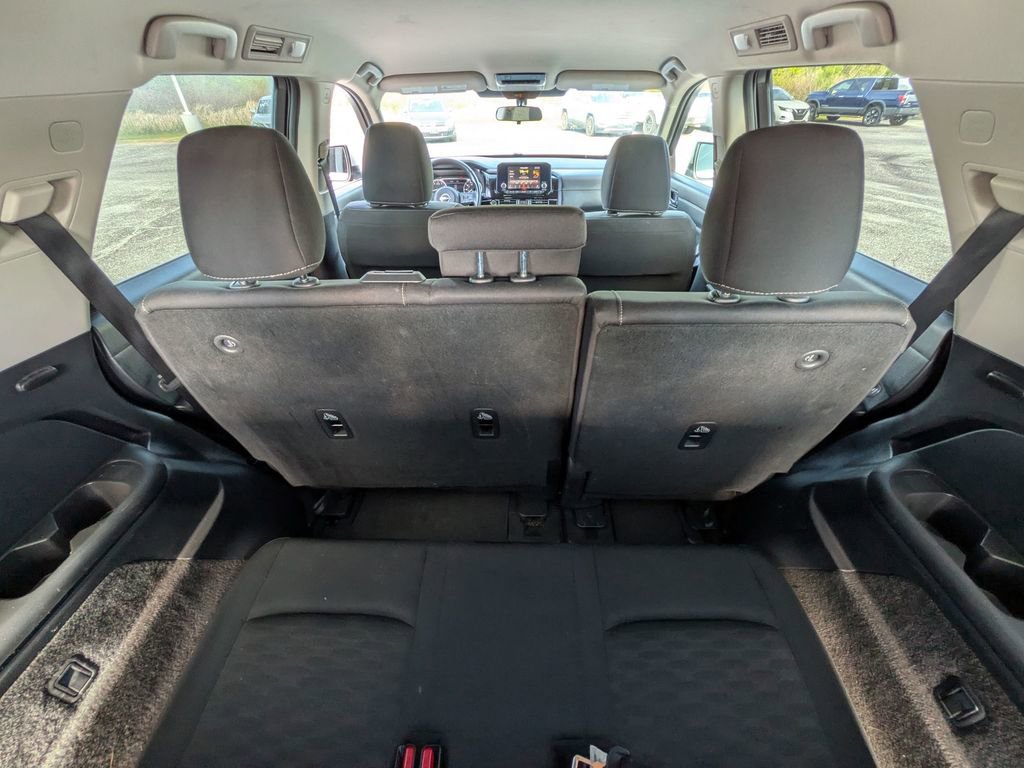 Used 2024 Nissan Pathfinder SV image 27
