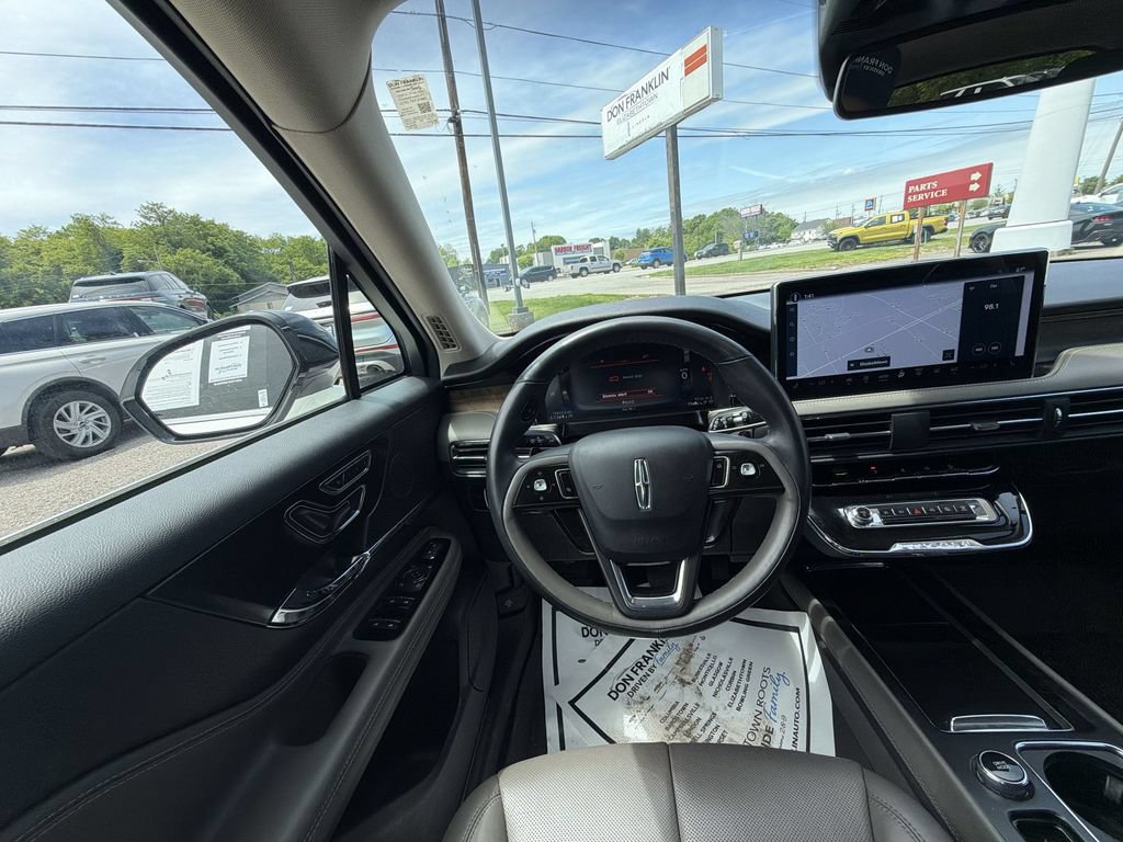 Used 2023 Lincoln Corsair Reserve AWD/4WD image 14
