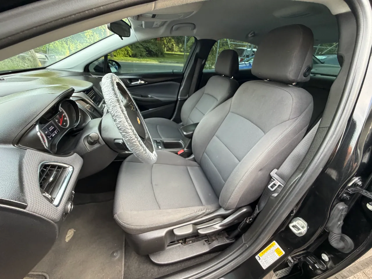 Used 2019 Chevrolet Cruze LT FWD image 21