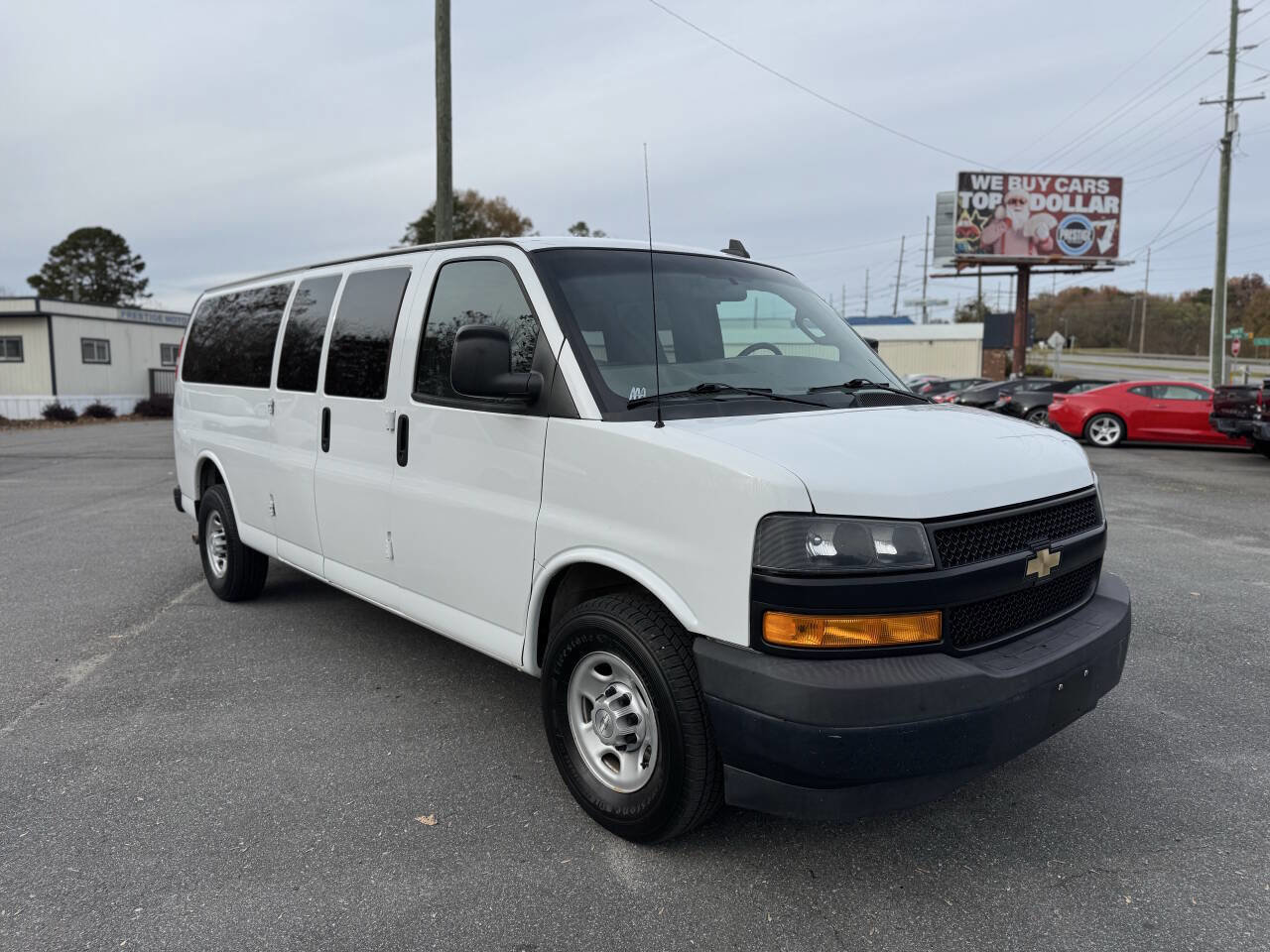 Used 2019 Chevrolet Express 3500 LS RWD image 2