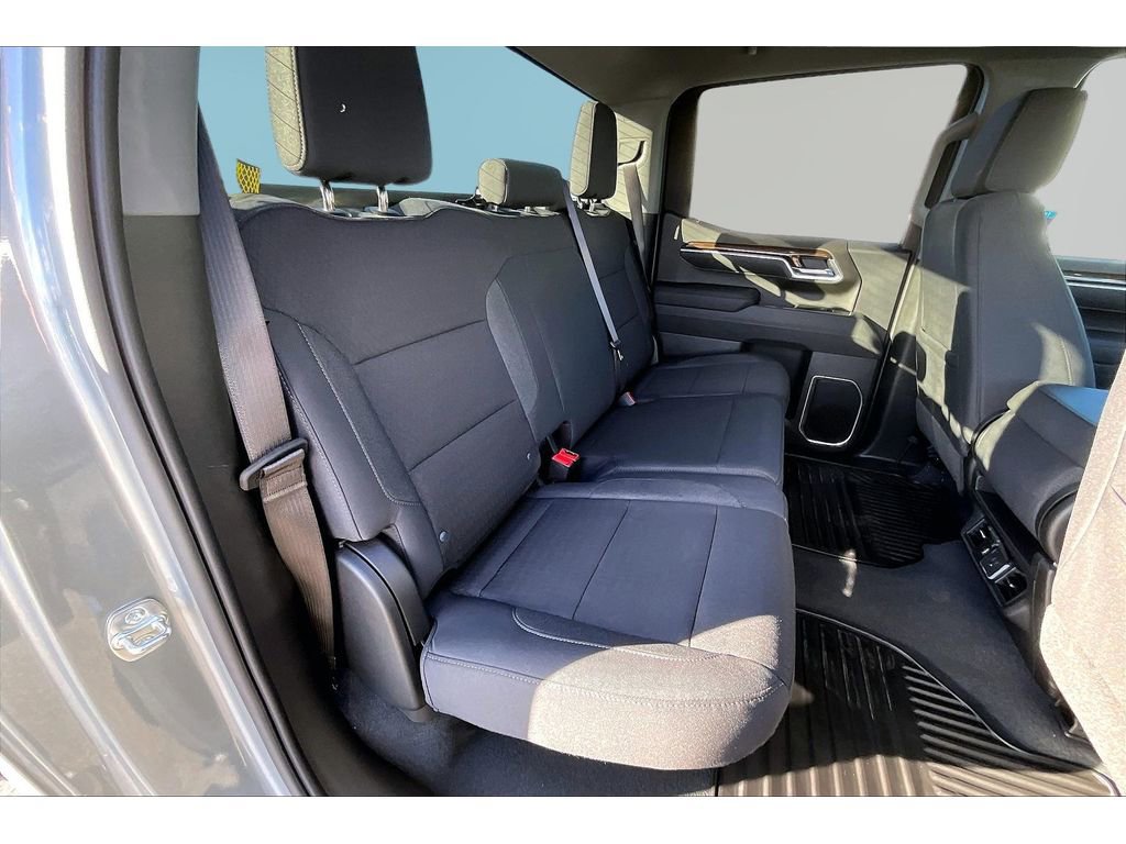 New 2026 GMC Sierra 1500 SLE image 9