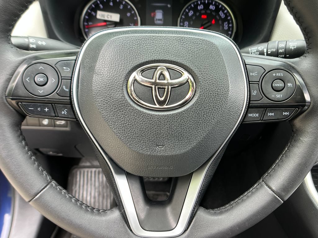 Used 2022 Toyota RAV4 XLE w/ Convenience Package AWD/4WD image 14