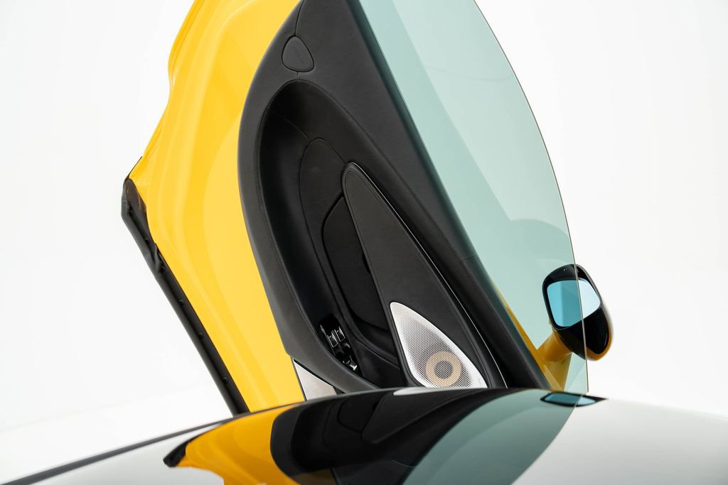 Used 2023 McLaren GT image 21