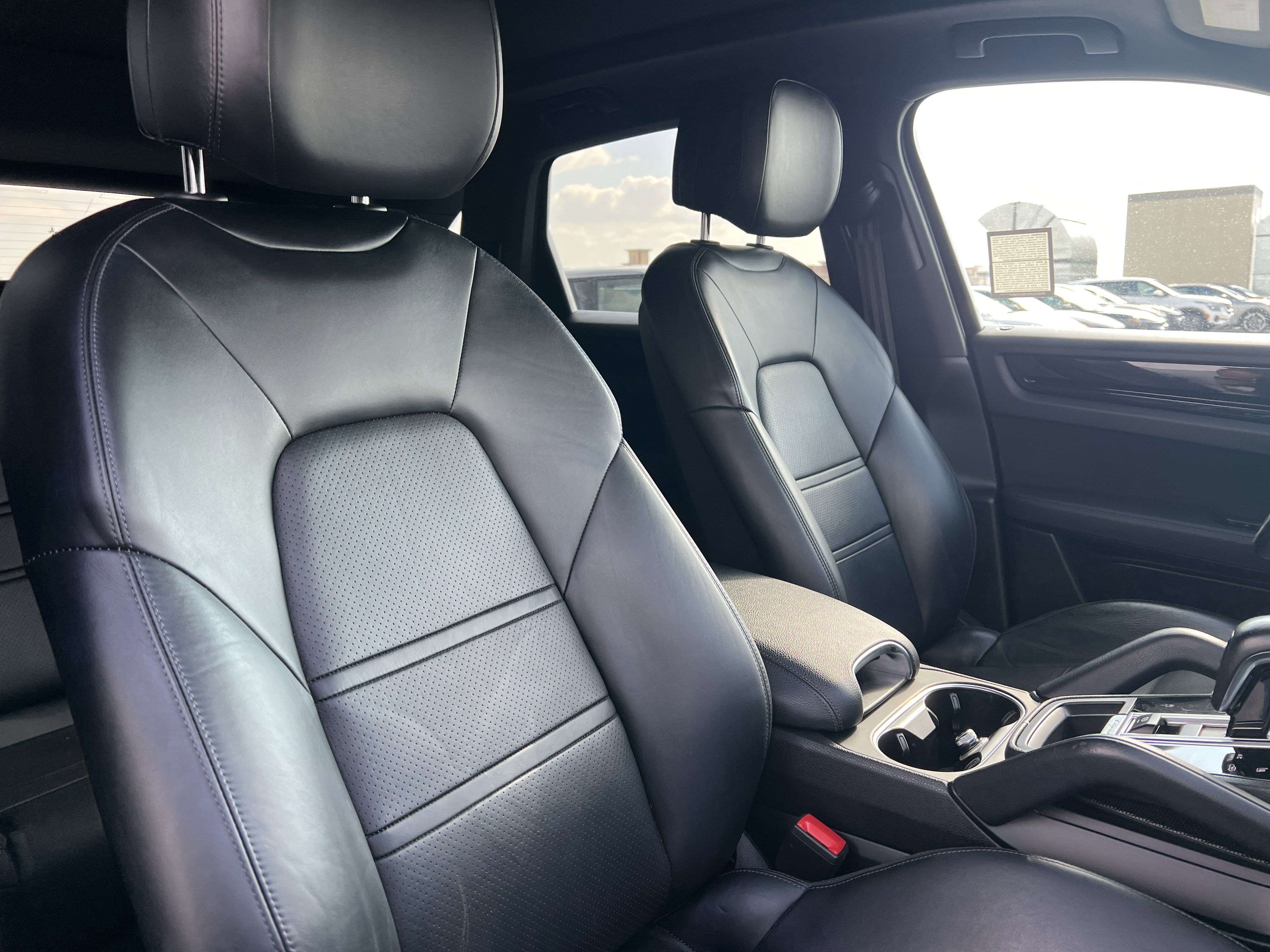 Used 2021 Porsche Cayenne image 18