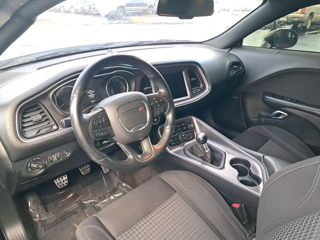 Used 2018 Dodge Challenger R/T w/ Driver Convenience Group image 16