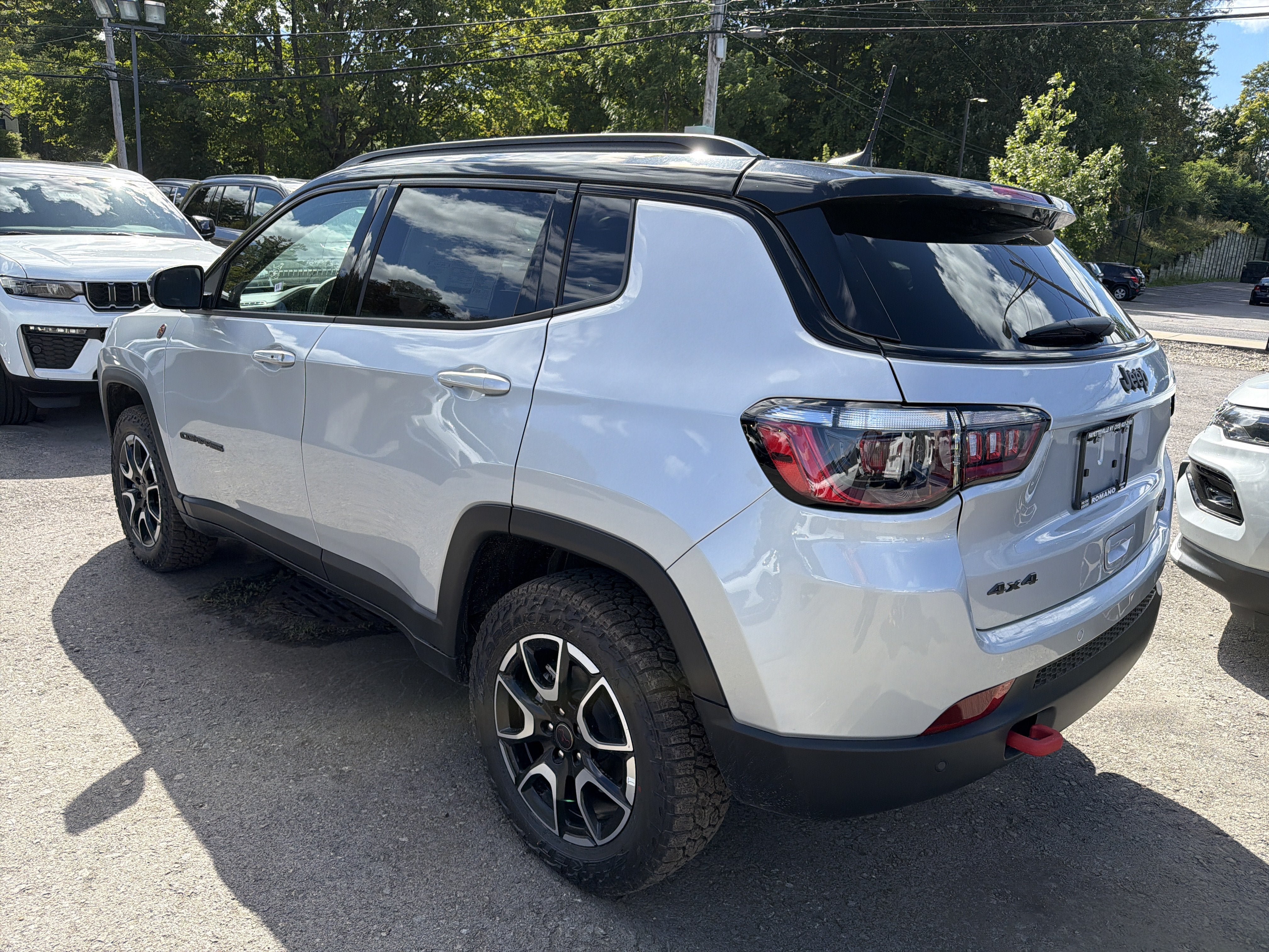 New 2026 Jeep Compass Trailhawk w/ Sun, Sound & Navigation Group AWD/4WD image 5