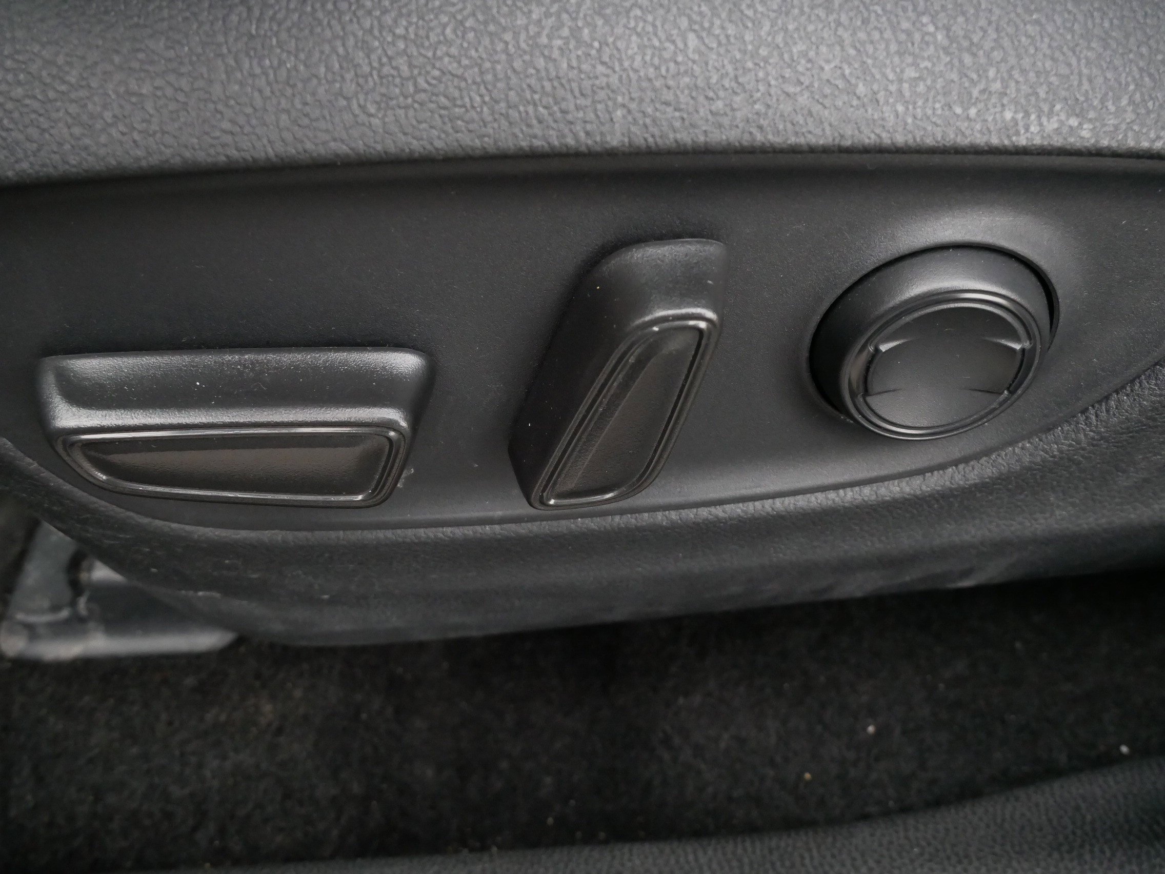 Certified 2025 Toyota RAV4 XLE FWD image 20