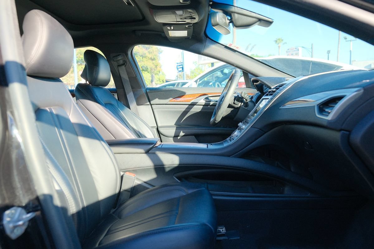 Used 2019 Lincoln MKZ Reserve w/ Reserve Plus Package FWD image 14