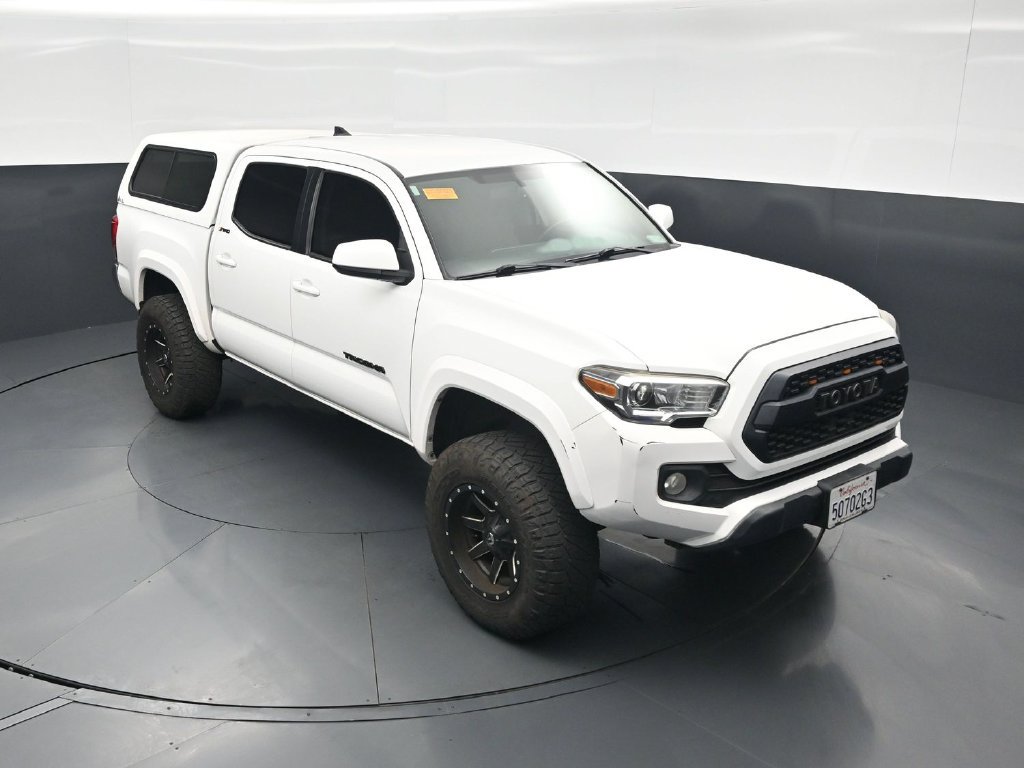 Used 2017 Toyota Tacoma SR5 w/ Tow Package AWD/4WD image 33