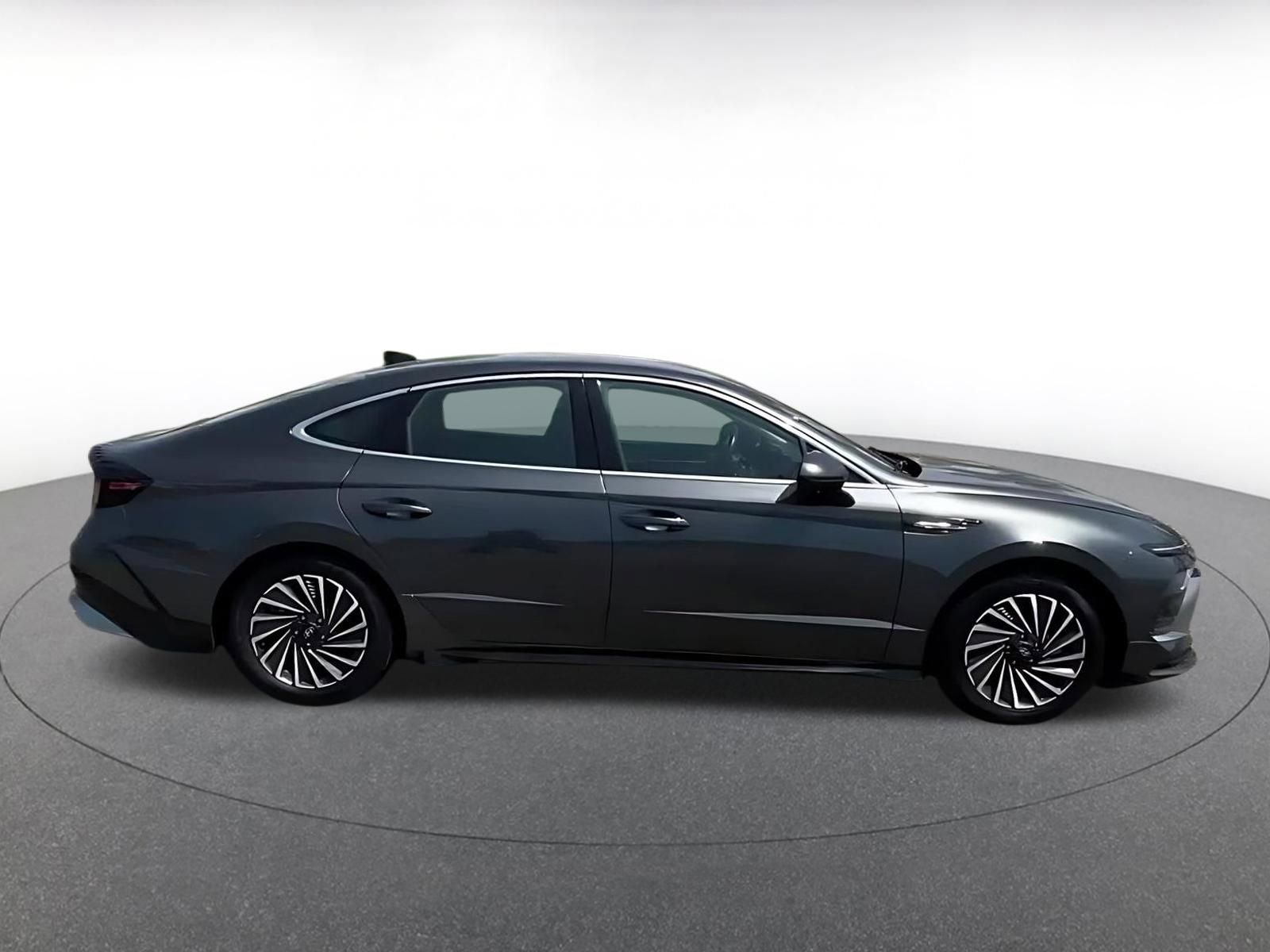 Used 2025 Hyundai Sonata SEL FWD image 15