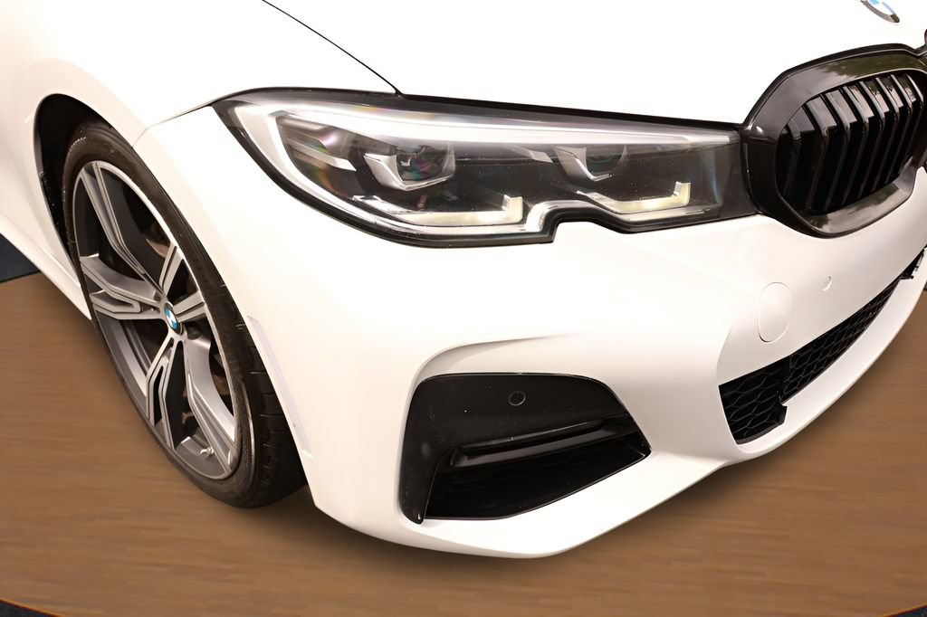 Used 2020 BMW 330i Sedan w/ M Sport Package RWD image 3