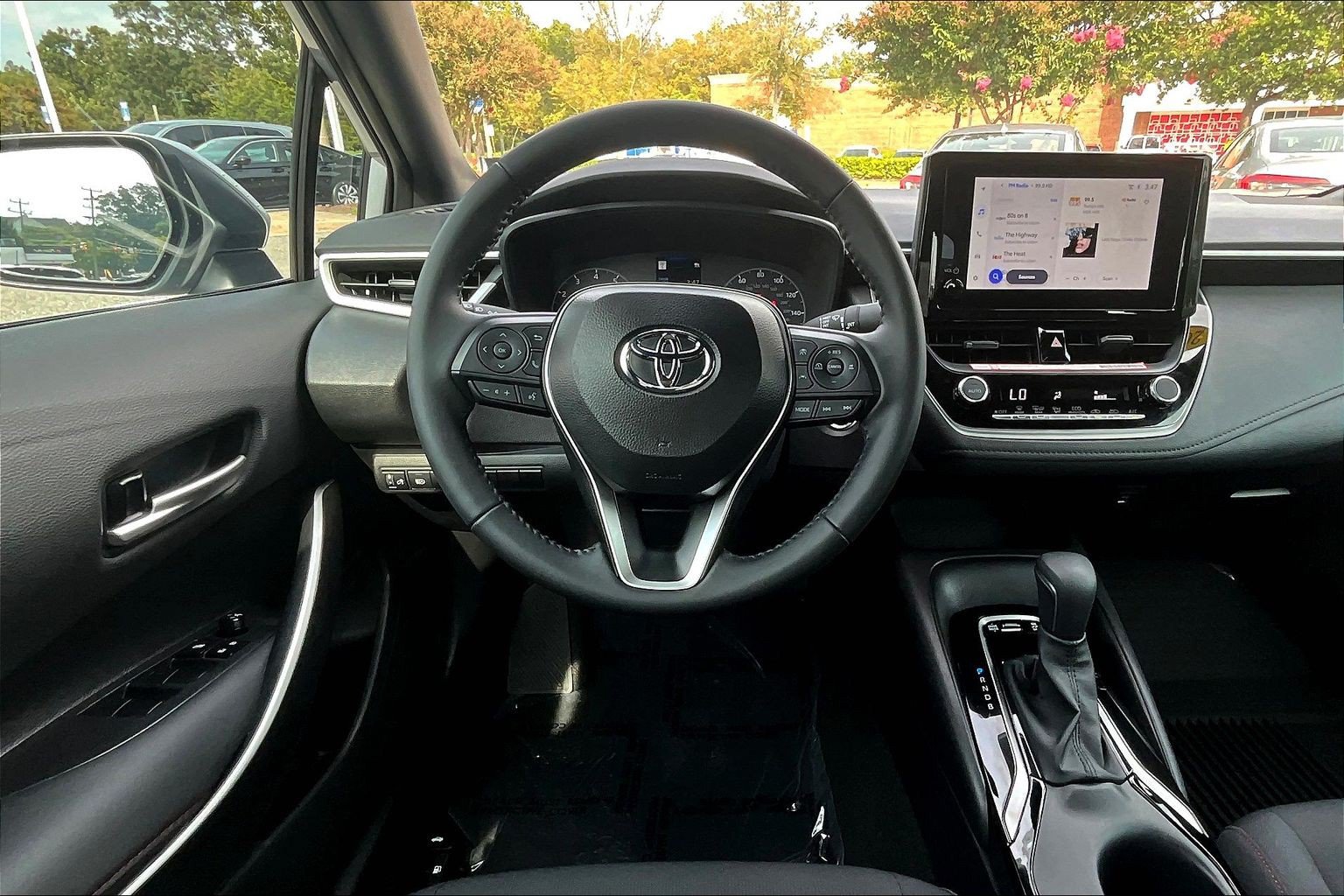 Used 2025 Toyota Corolla SE FWD image 5
