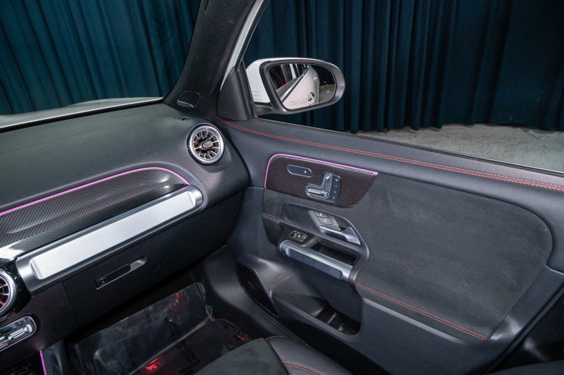 Certified 2025 Mercedes-Benz GLB 35 AMG 4MATIC image 23