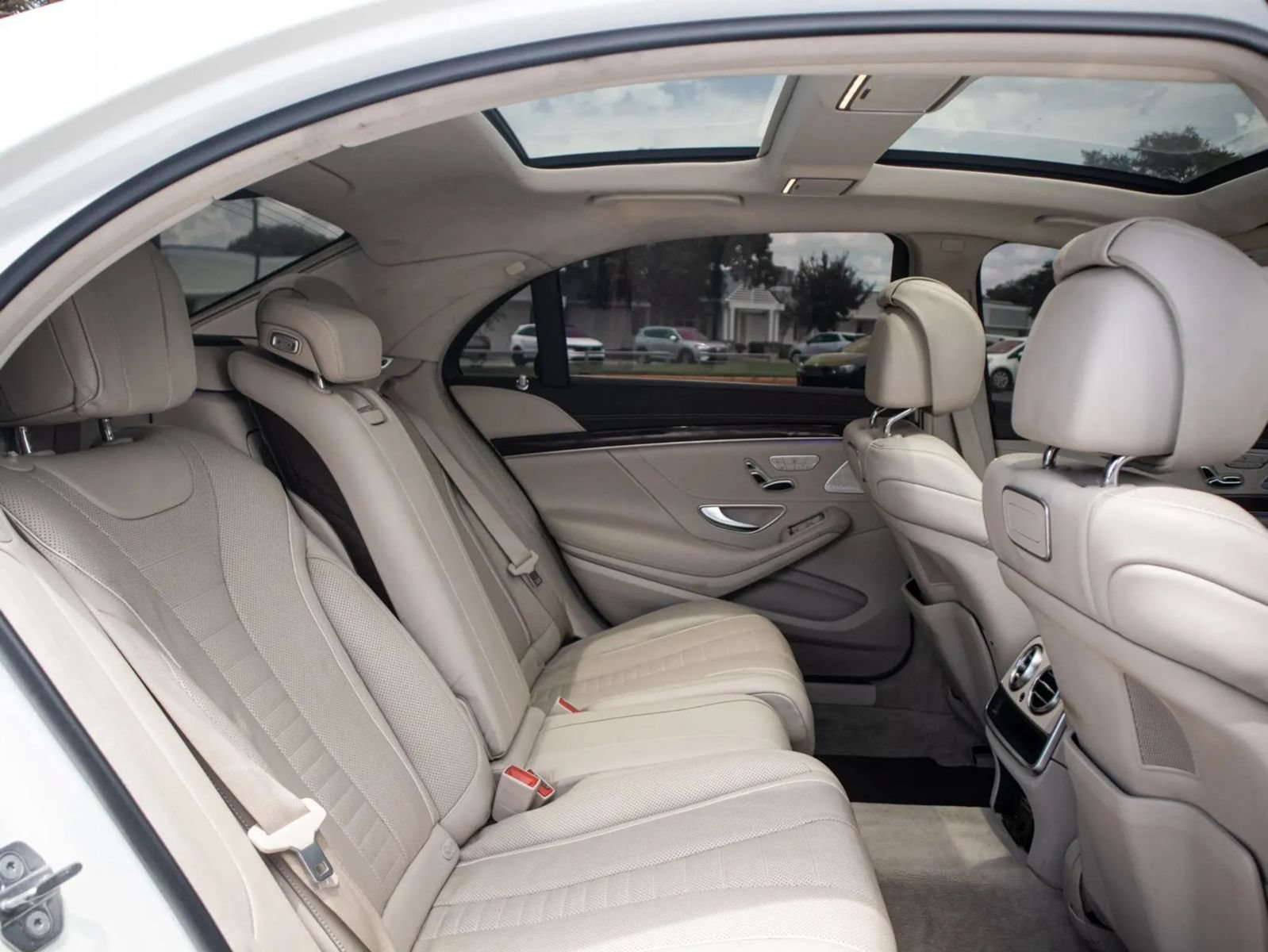 Used 2019 Mercedes-Benz S 560 Sedan w/ AMG Line Exterior image 19