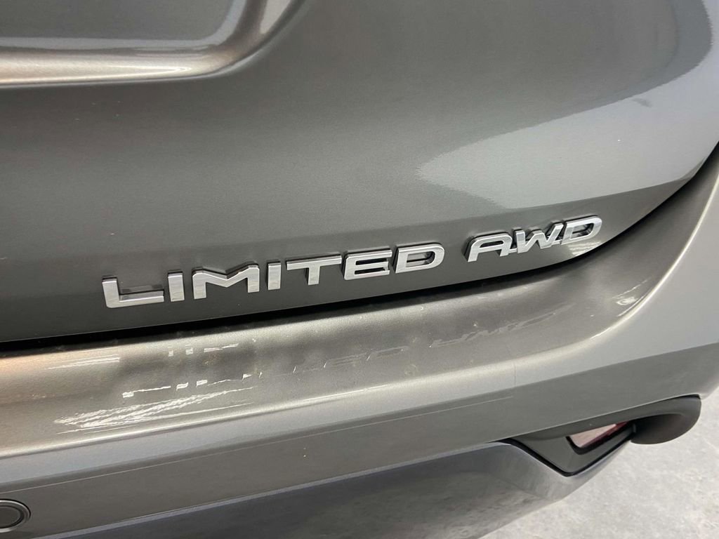 Used 2026 Toyota Highlander Limited image 11
