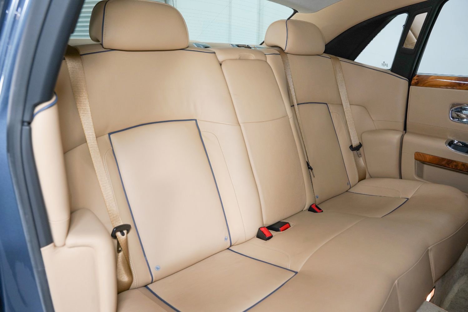 Used 2011 Rolls-Royce Ghost RWD image 35