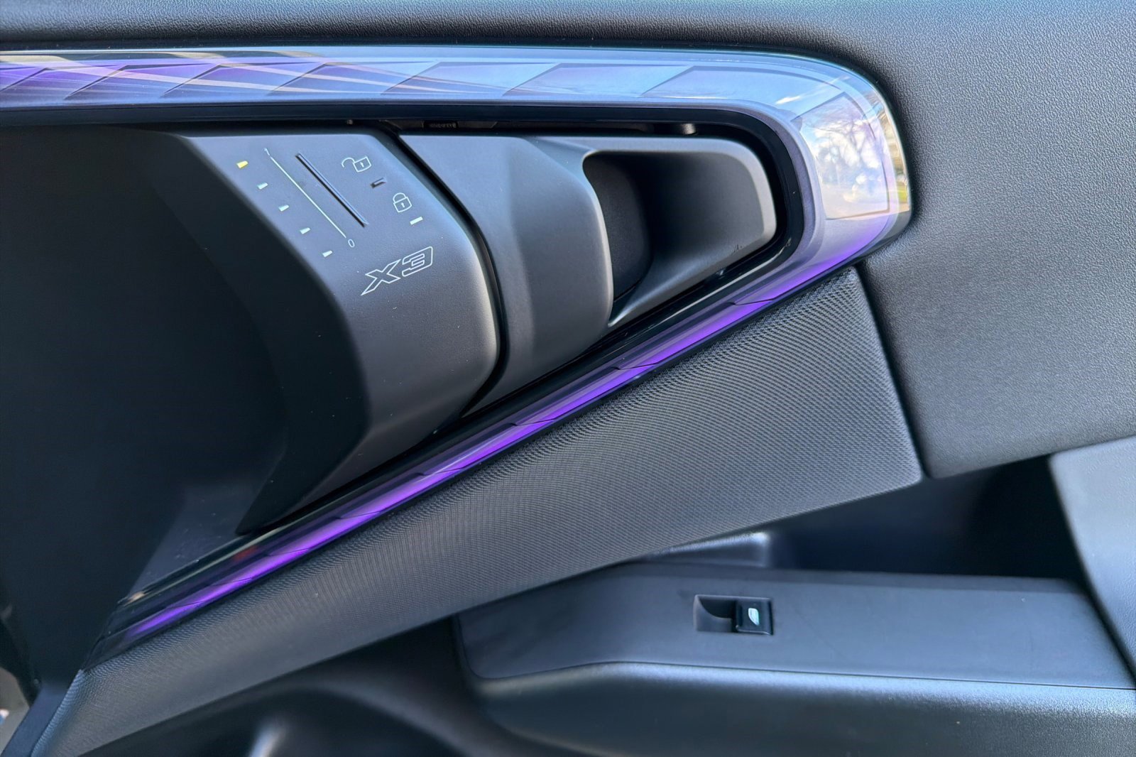 Used 2025 BMW X3 xDrive30i w/ Premium Package image 22