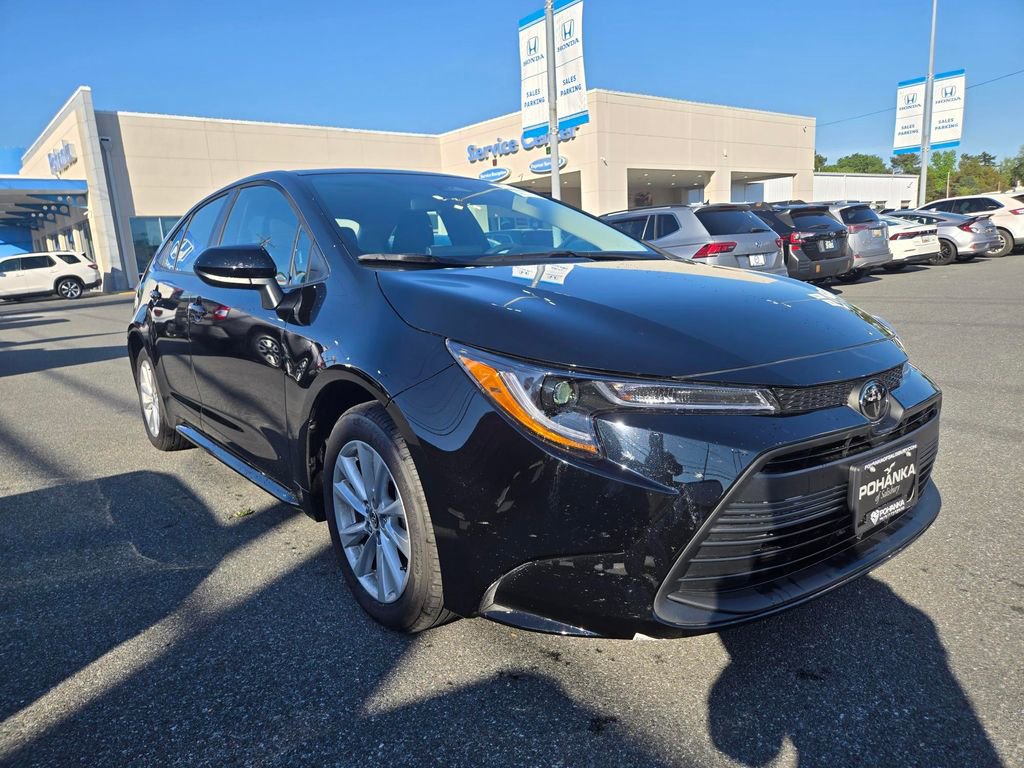 Used 2026 Toyota Corolla LE w/ LE Premium Package FWD image 3