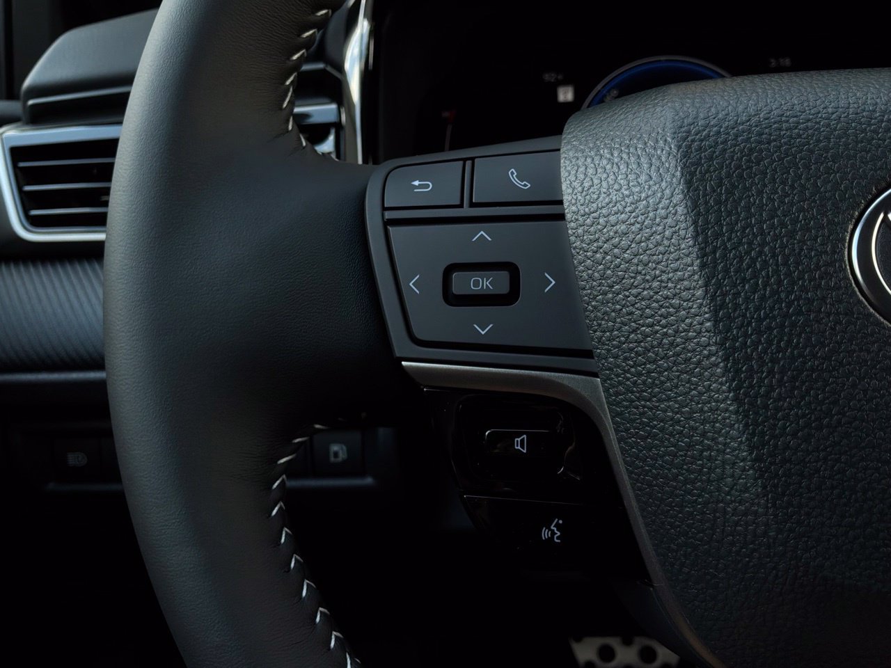 New 2026 Toyota Camry SE FWD image 33
