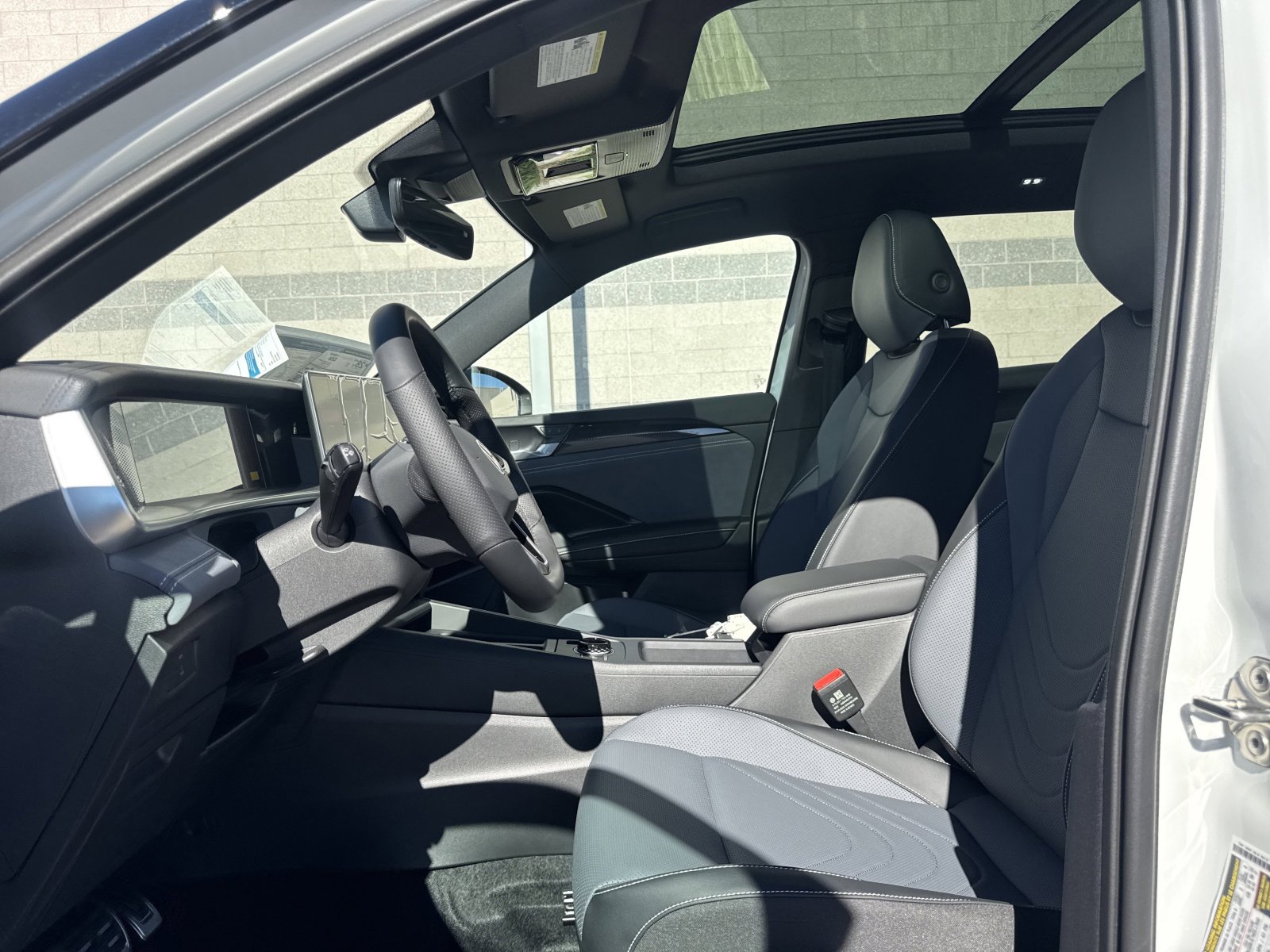 New 2026 Volkswagen Tiguan SE R-Line image 10