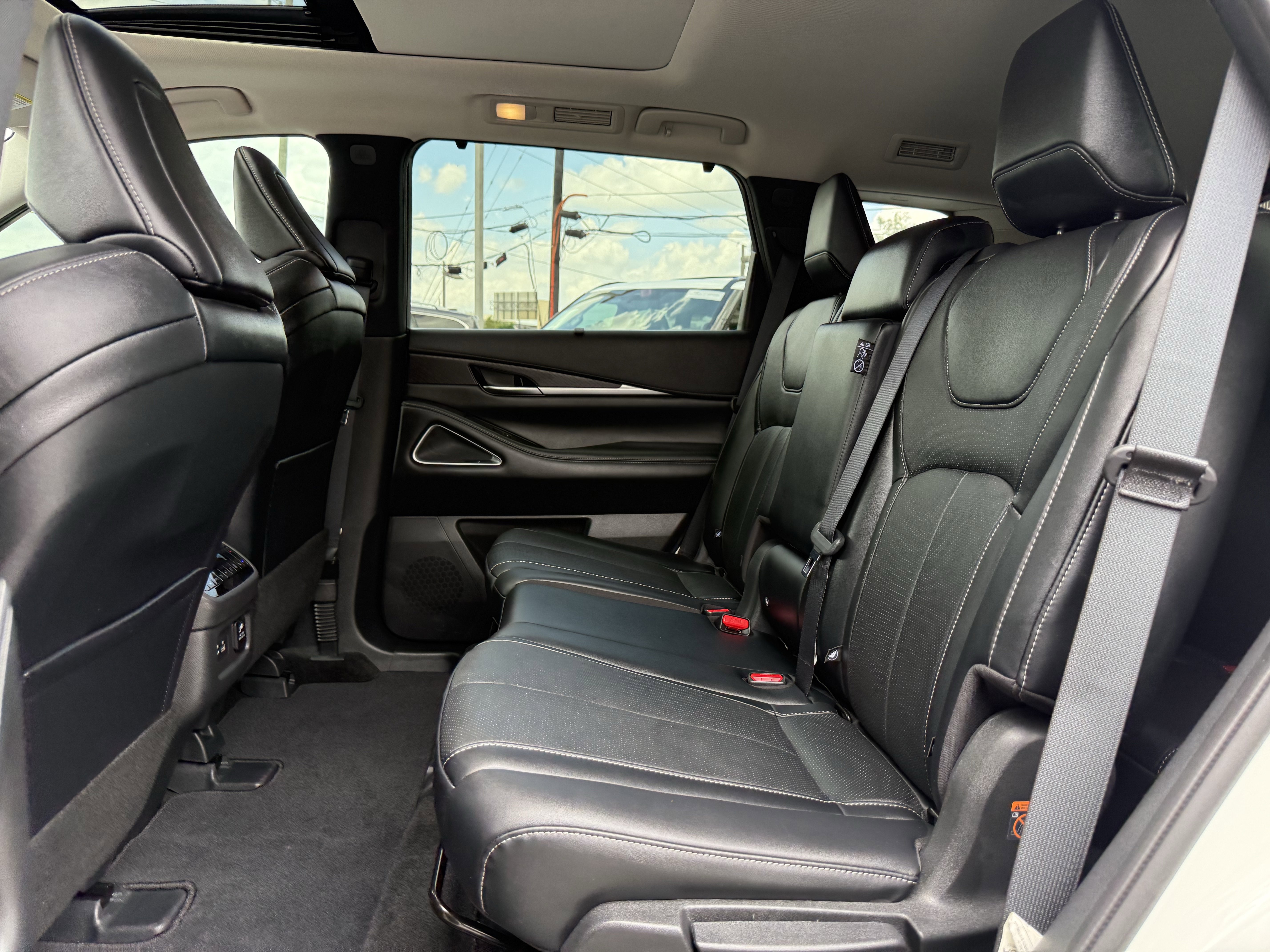 Certified 2024 INFINITI QX60 Sensory w/ Vision Package AWD/4WD image 14