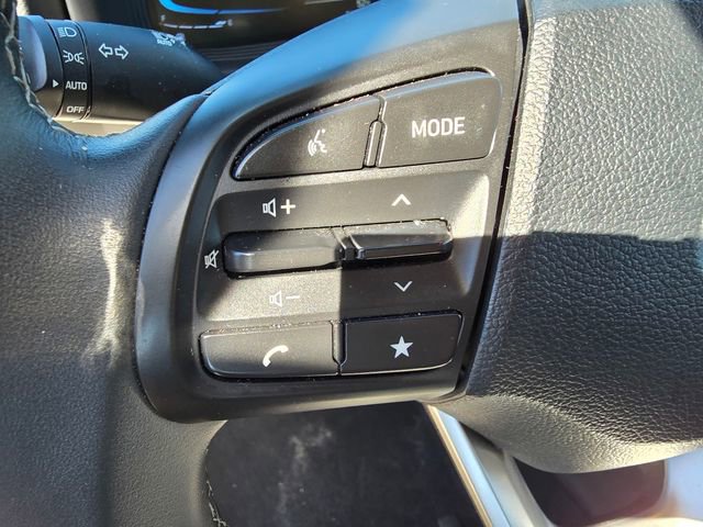 Used 2025 Hyundai Venue SEL FWD image 17