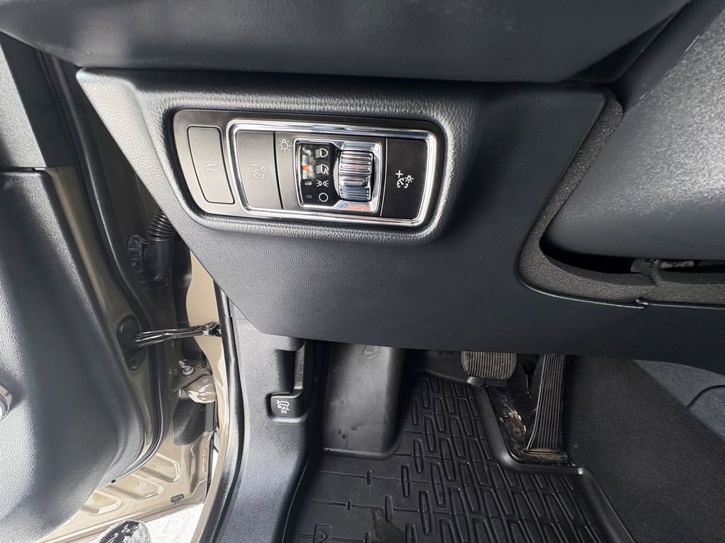 Certified 2025 Lincoln Aviator Reserve w/ Equipment Group 201A image 16