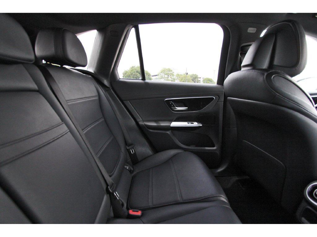 Used 2024 Mercedes-Benz GLC 300 4MATIC image 14