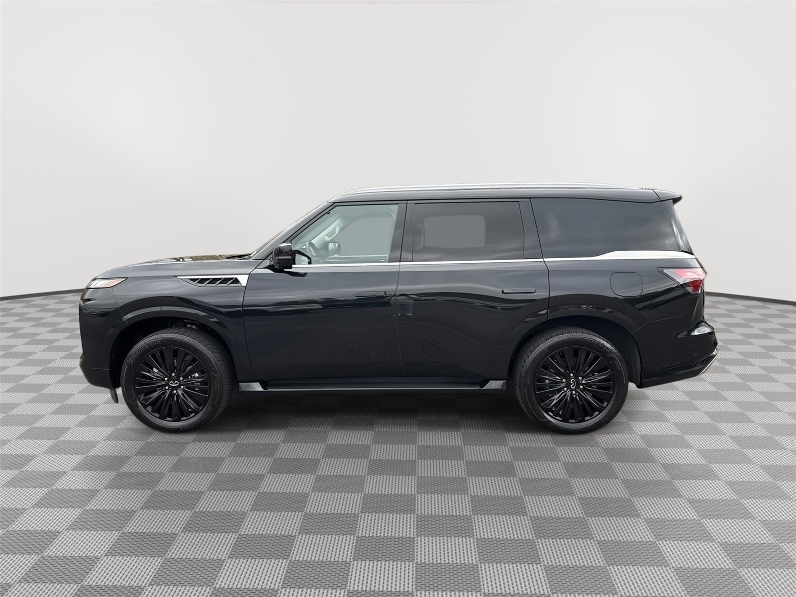 Certified 2025 INFINITI QX80 Sensory image 8