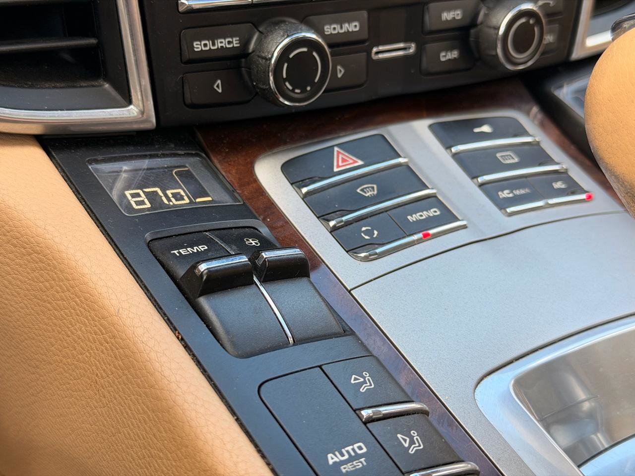 Used 2011 Porsche Panamera 4 image 28