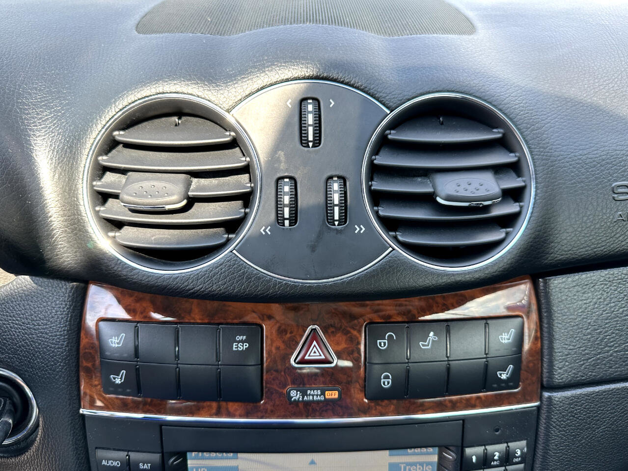 Used 2007 Mercedes-Benz CLK 350 Cabriolet image 20