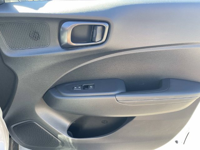 Certified 2025 Hyundai Venue Limited FWD image 23