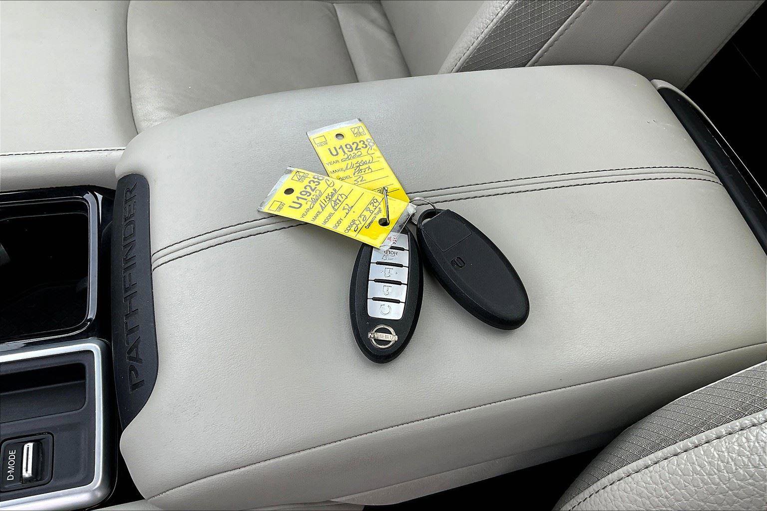 Used 2022 Nissan Pathfinder SL w/ SL Premium Package image 11