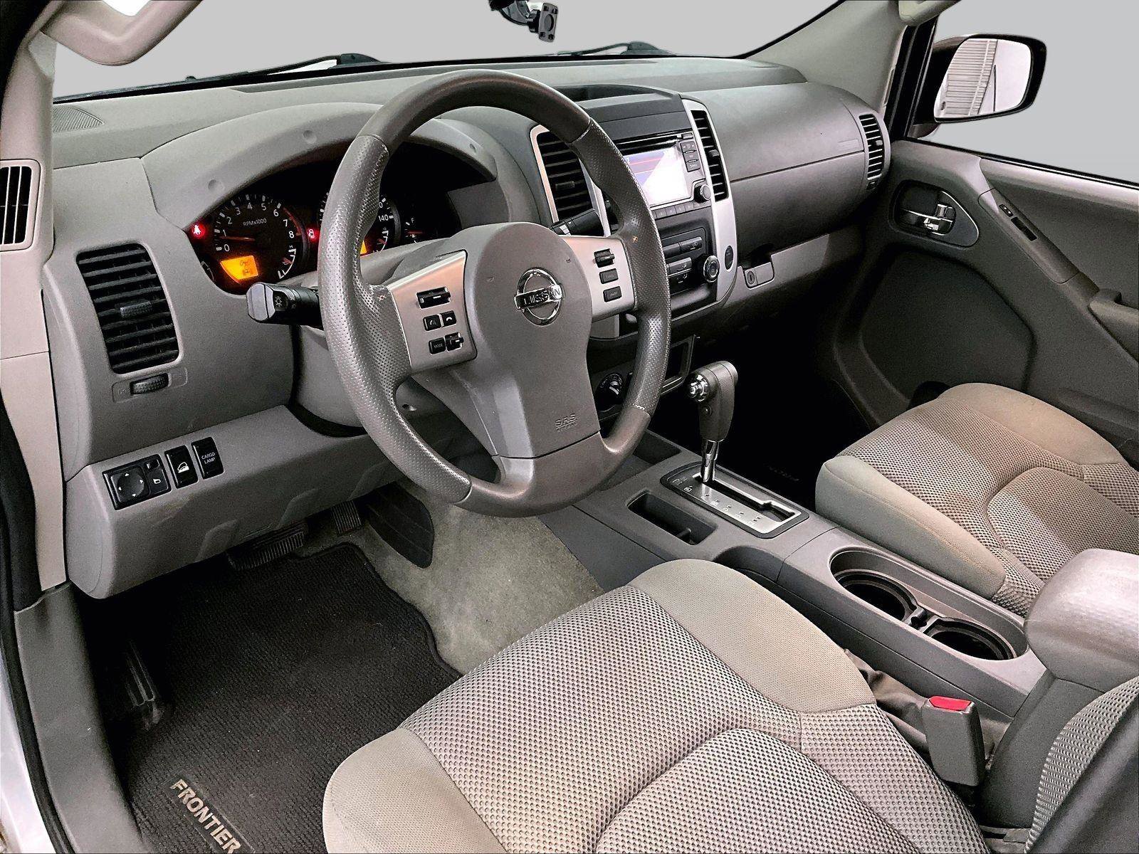 Used 2015 Nissan Frontier SV image 13