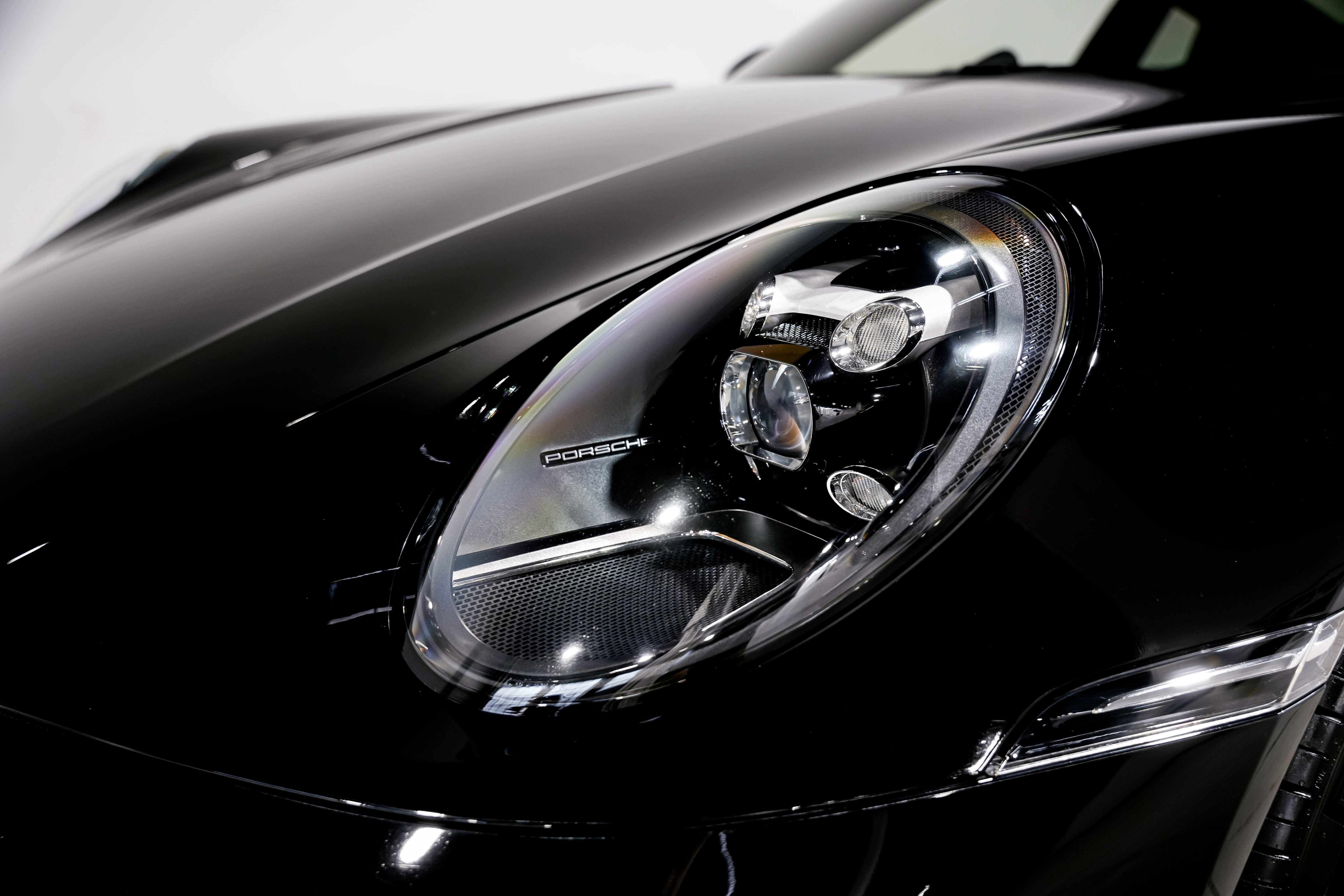 Used 2020 Porsche 911 Carrera S image 34