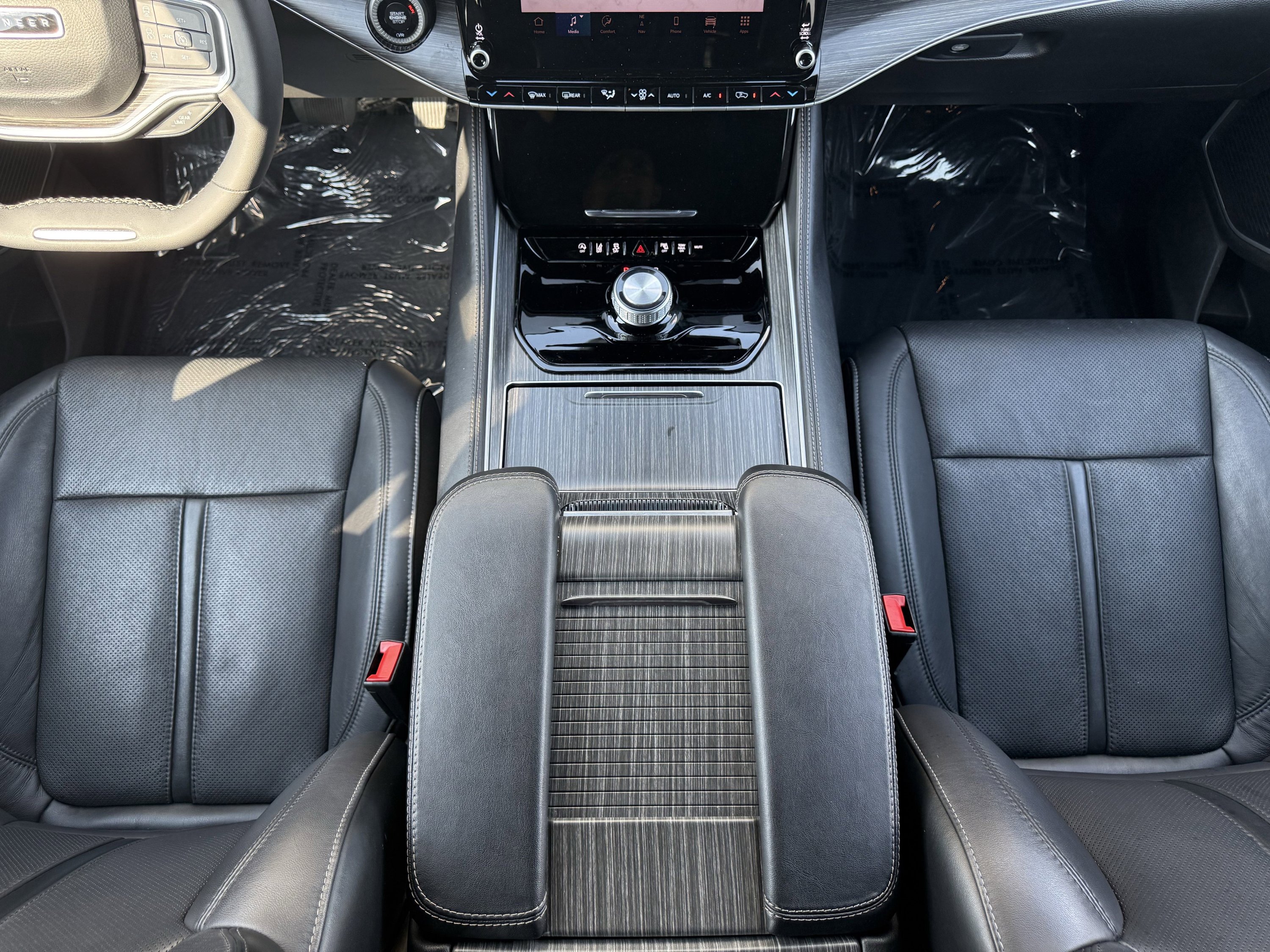 Used 2024 Jeep Wagoneer Series II w/ Flexible Seating Group image 71