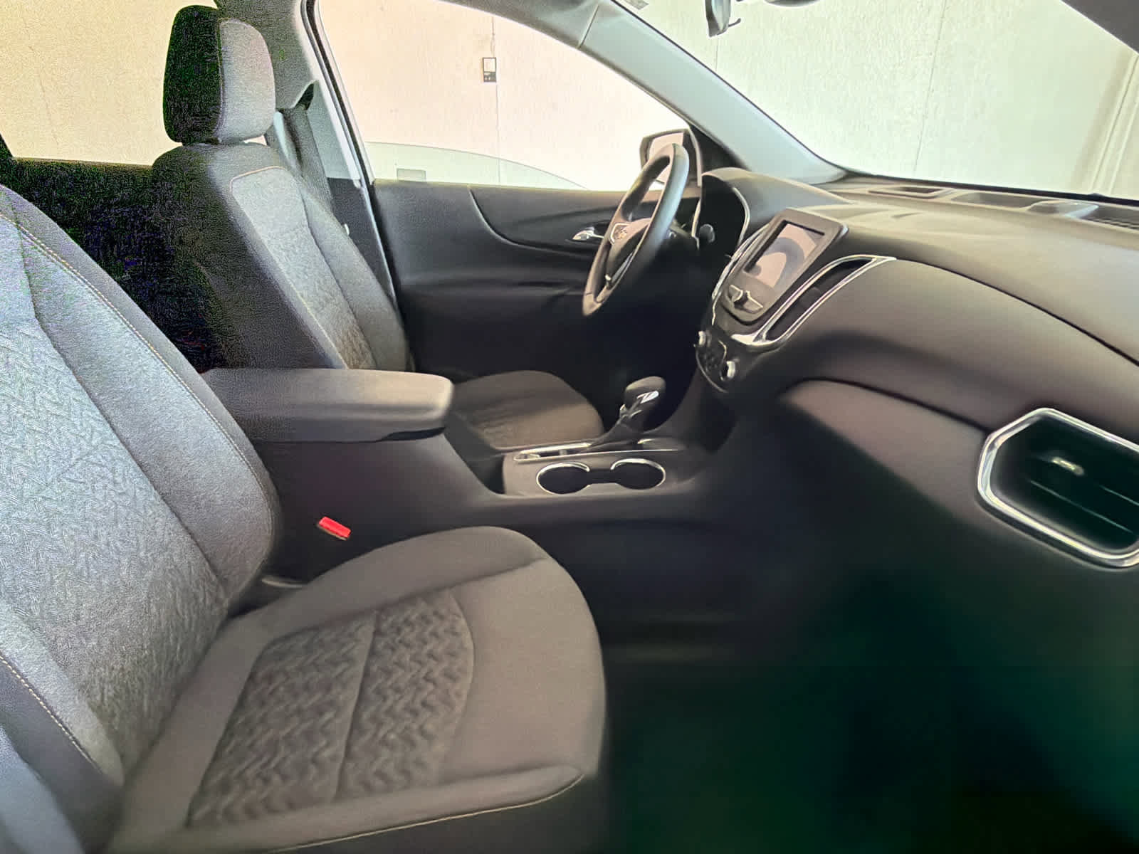 Used 2024 Chevrolet Equinox LT w/ LPO, Floor Liner Package FWD image 26