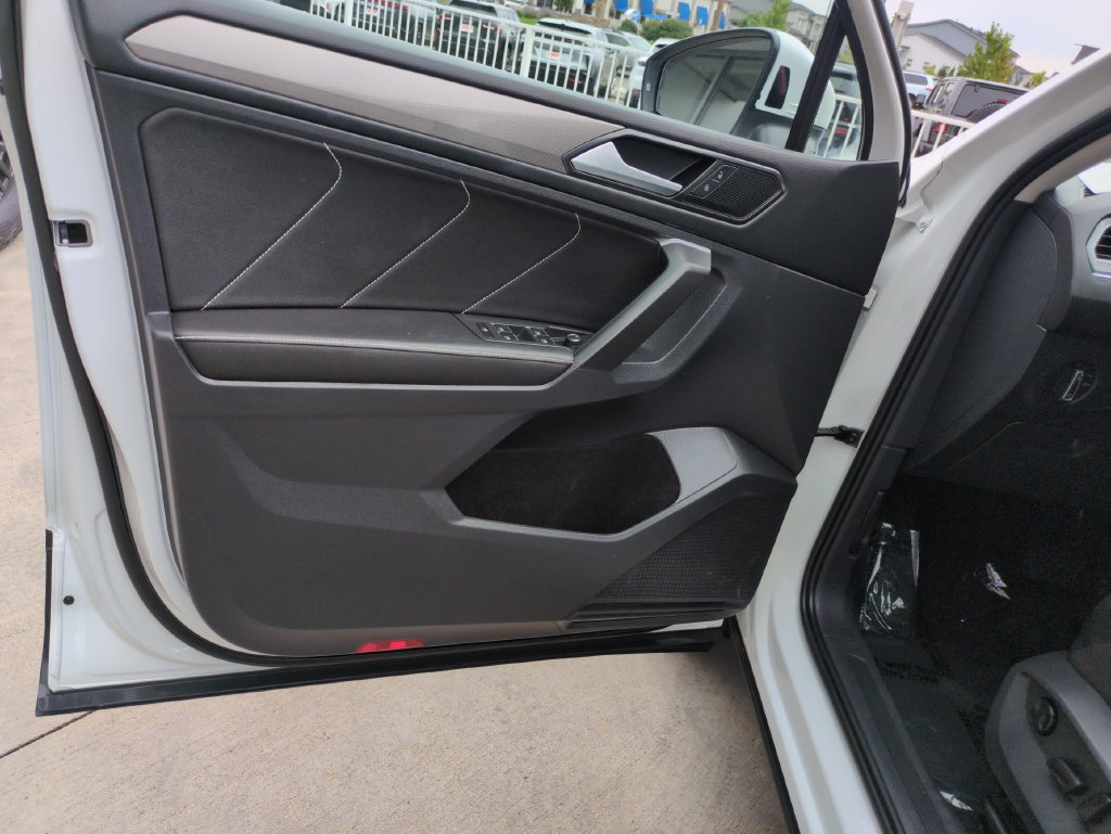 Used 2023 Volkswagen Tiguan SE FWD image 10