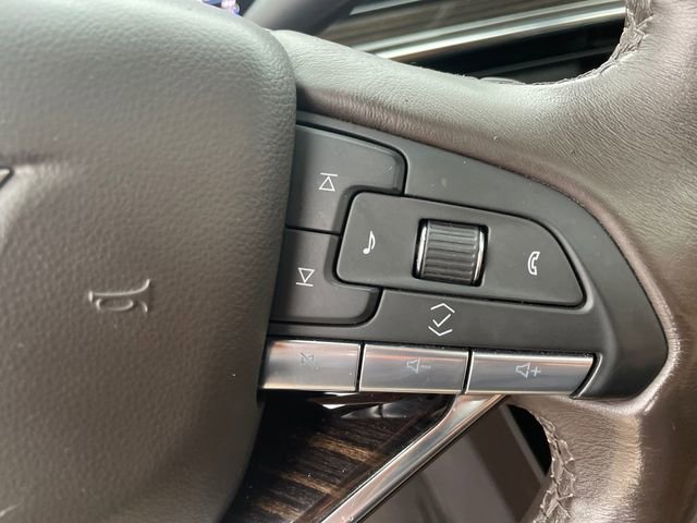 Used 2023 Cadillac Escalade Premium Luxury image 34