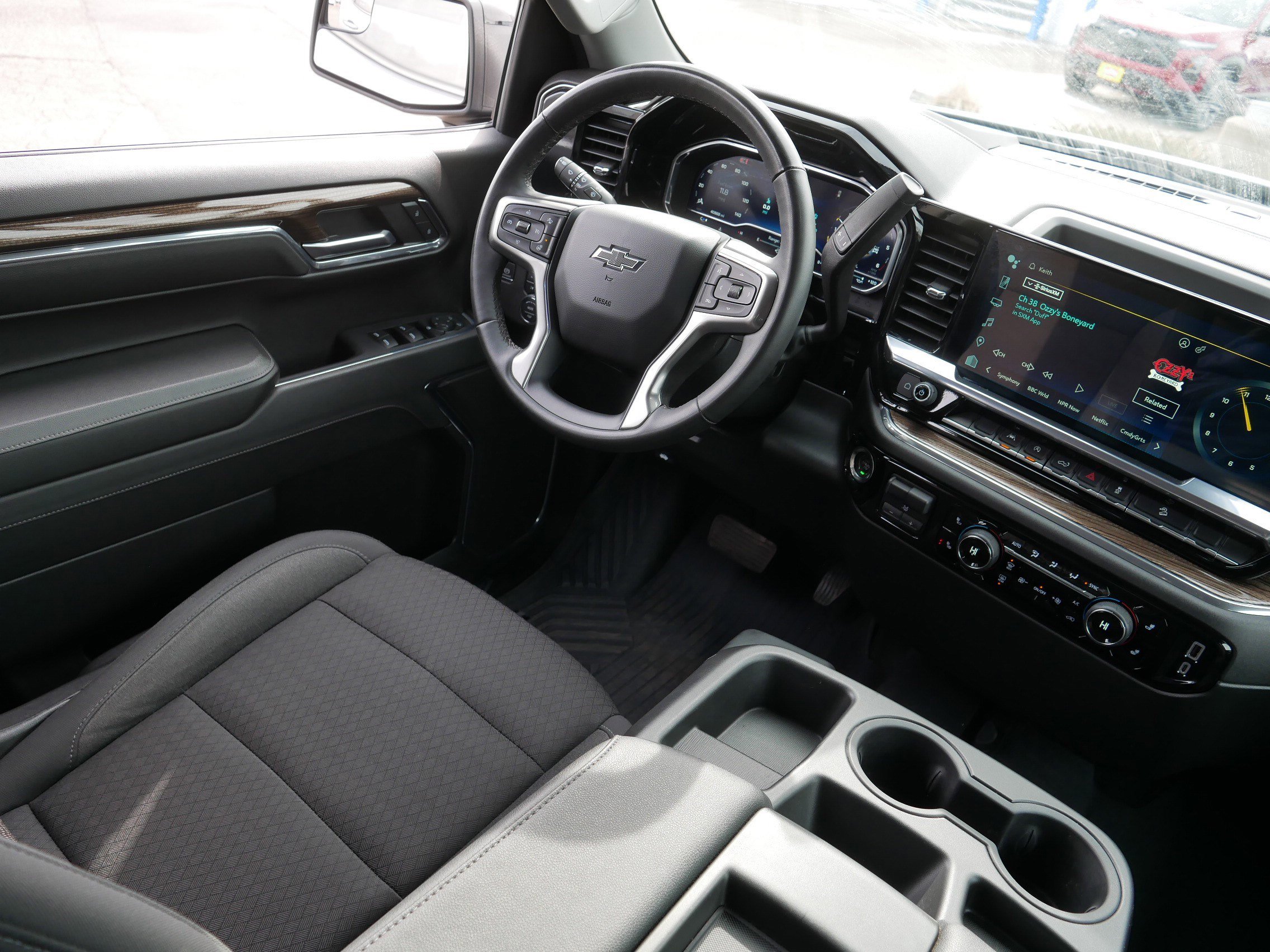 Used 2024 Chevrolet Silverado 1500 RST image 9