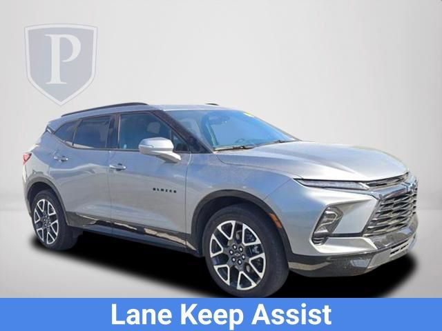 Certified 2025 Chevrolet Blazer RS image 2