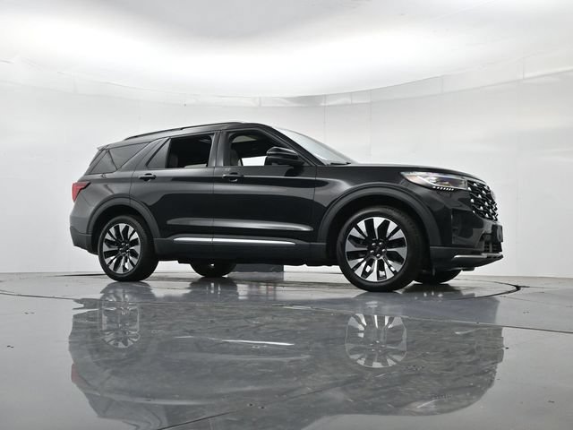 Certified 2025 Ford Explorer Platinum w/ LUX Leather Package AWD/4WD image 39